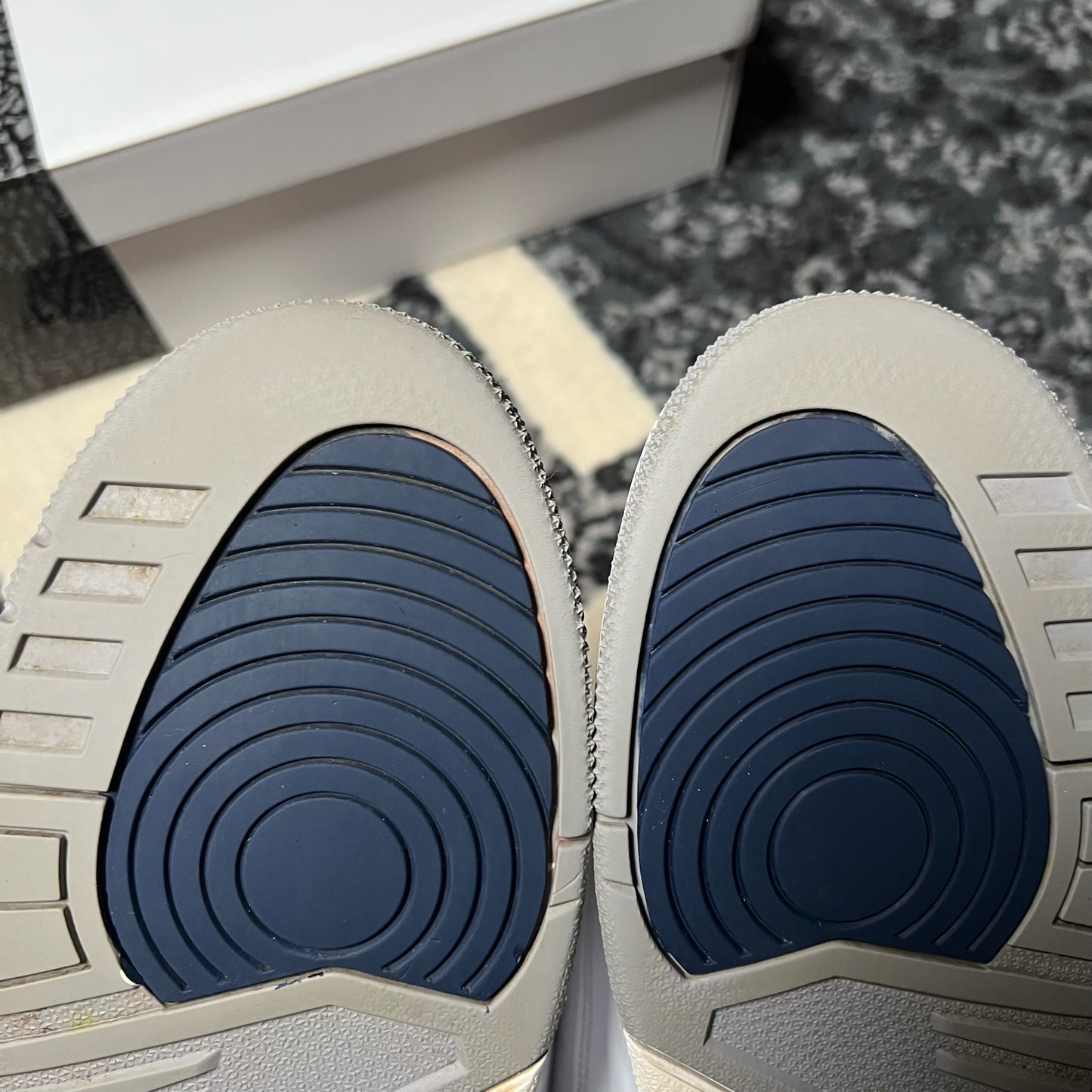 Jordan 3 Midnight Navy (45.5)