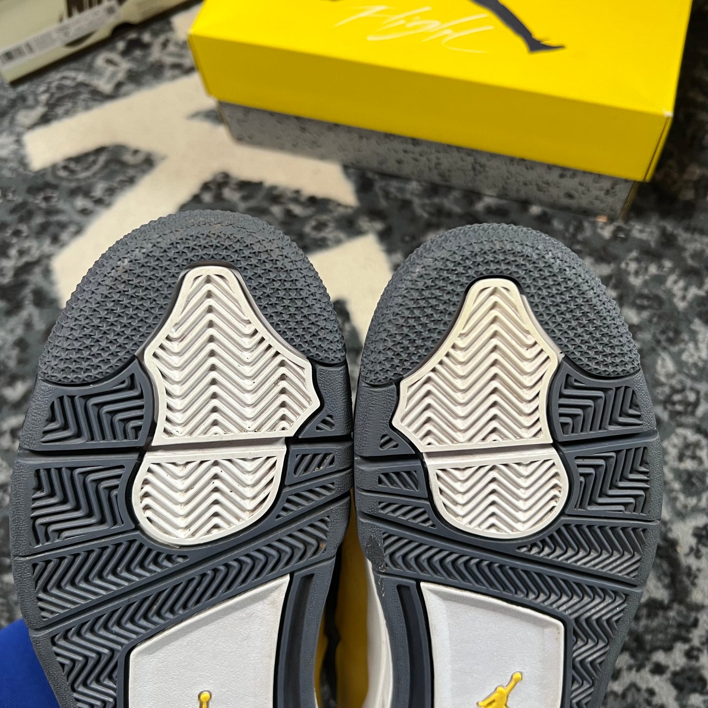 Jordan 4 Lightning (42)