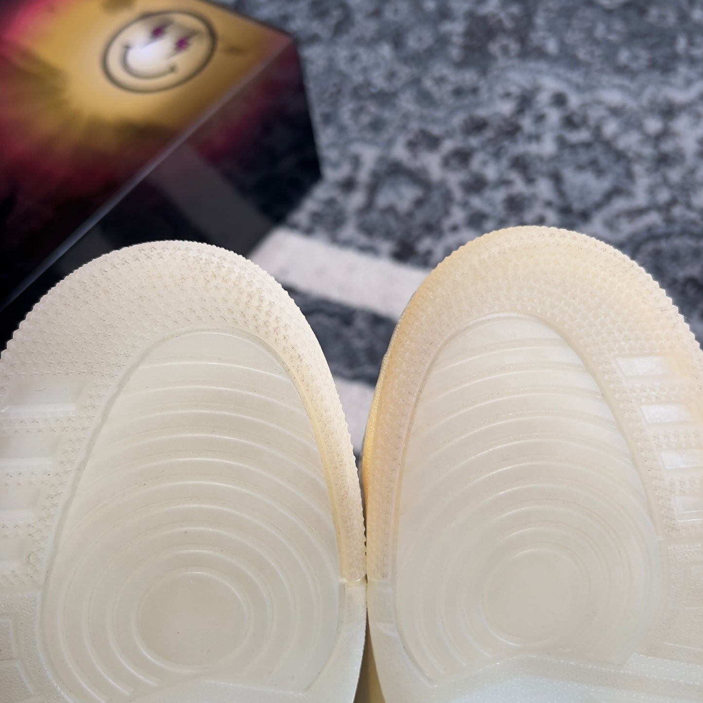 Jordan 3 J Balvin Medellín Sunset (45)