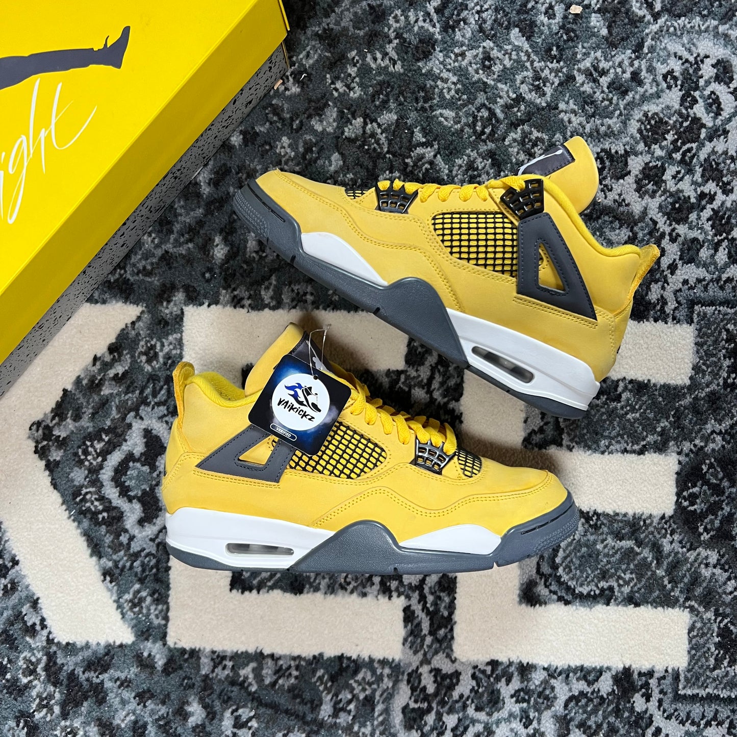 Jordan 4 Lightning (42)