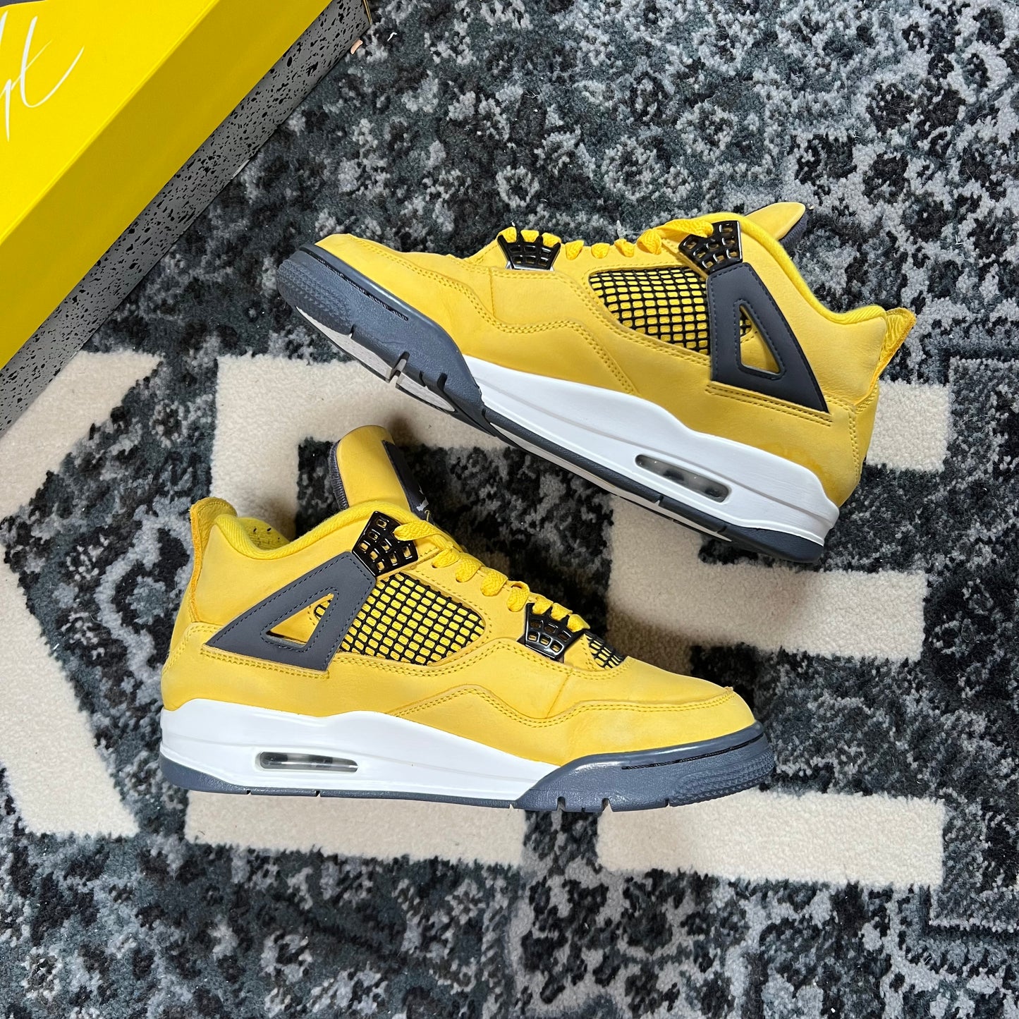 Jordan 4 Lightning (42)