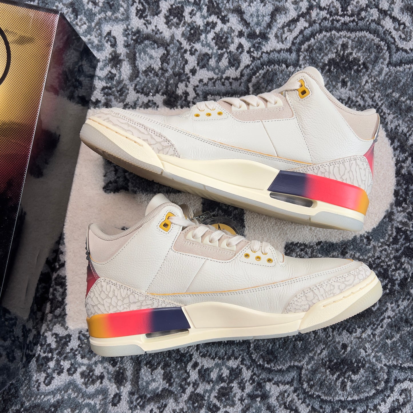 Jordan 3 J Balvin Medellín Sunset (45)