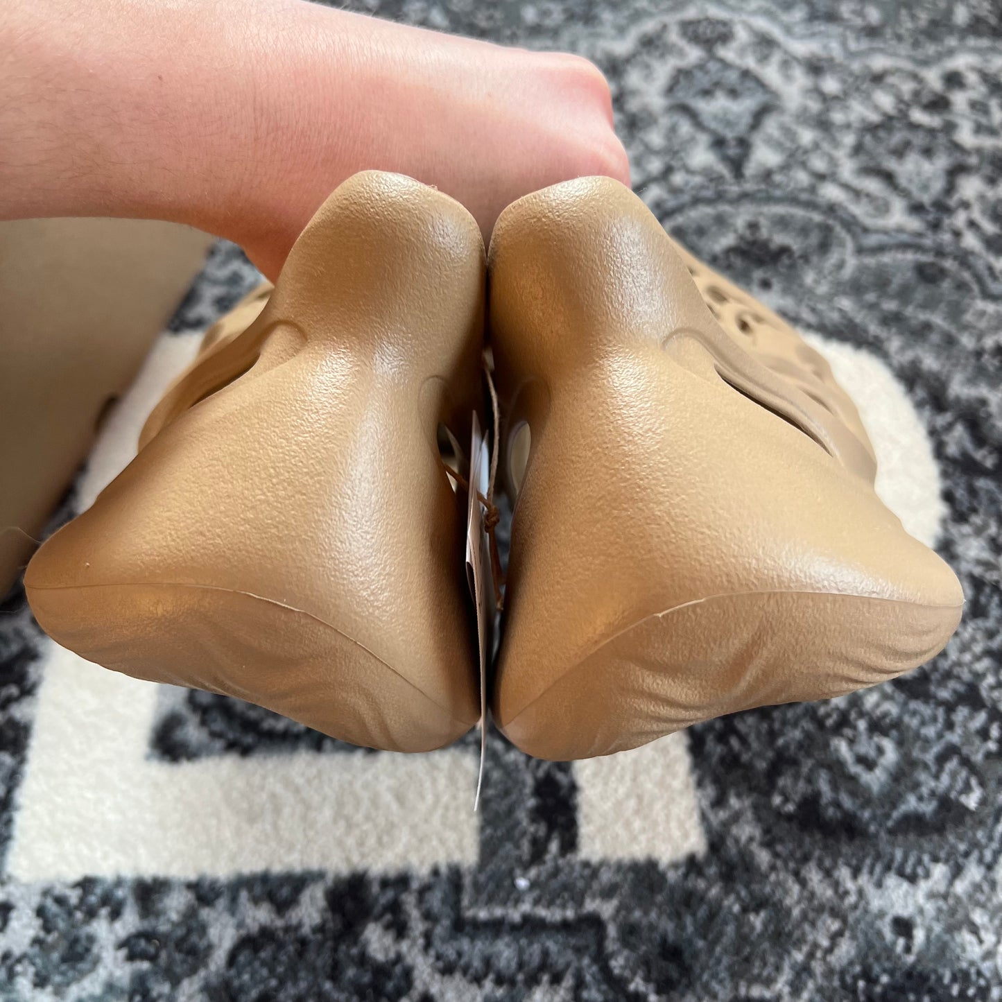 Yeezy Foam Runner (48)