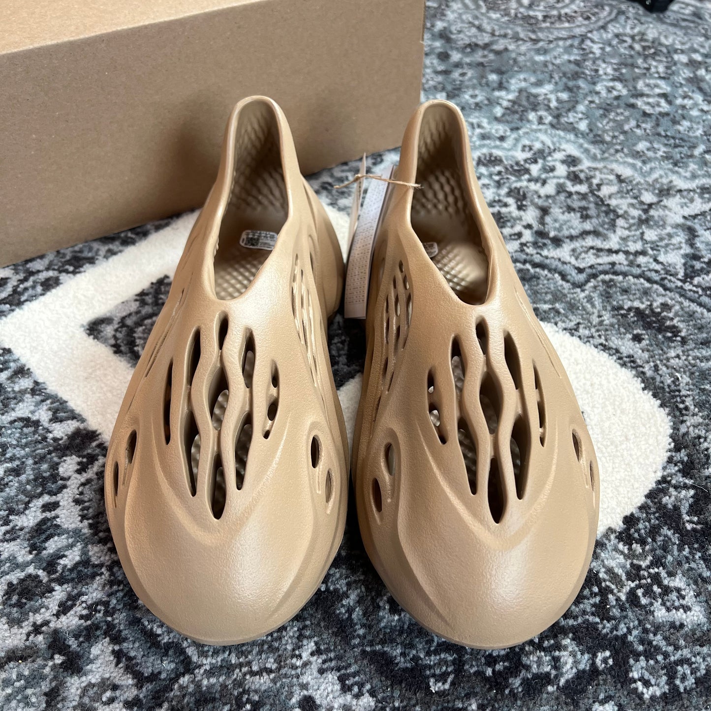 Yeezy Foam Runner (48)