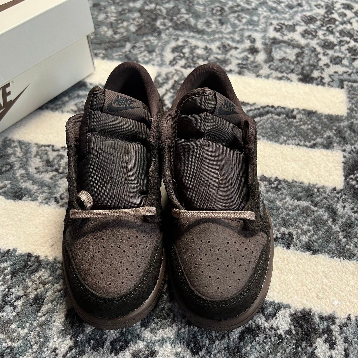 Jordan 1 low Travis Scott Velvet Brown (31)