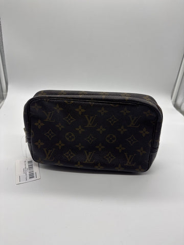 Louis Vuitton Monogram Trousse Toilette 23