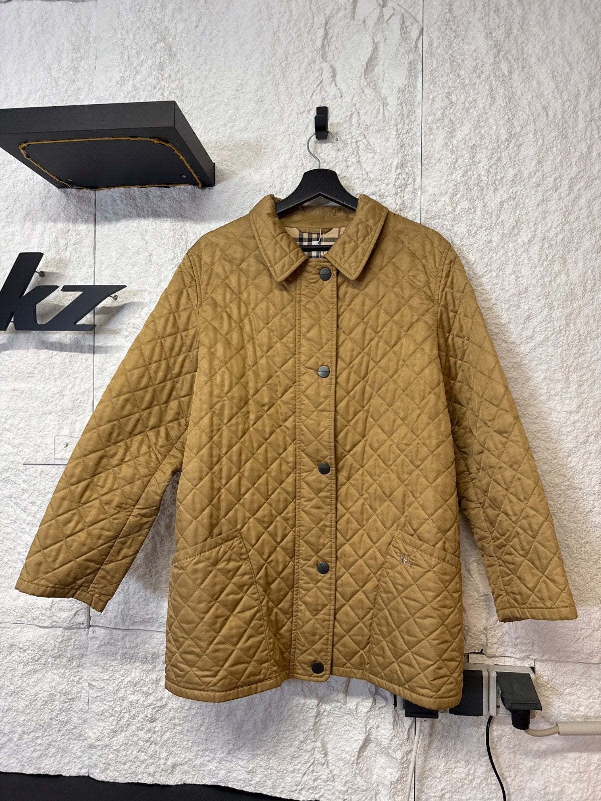 Burberry Diamond Quilted Jacket Beige / Size S