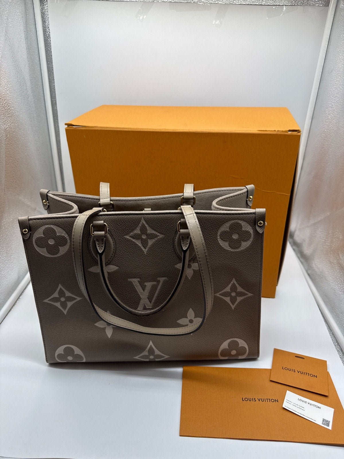 Louis Vuitton On the Go Empreinte MM Tourterelle/Creme