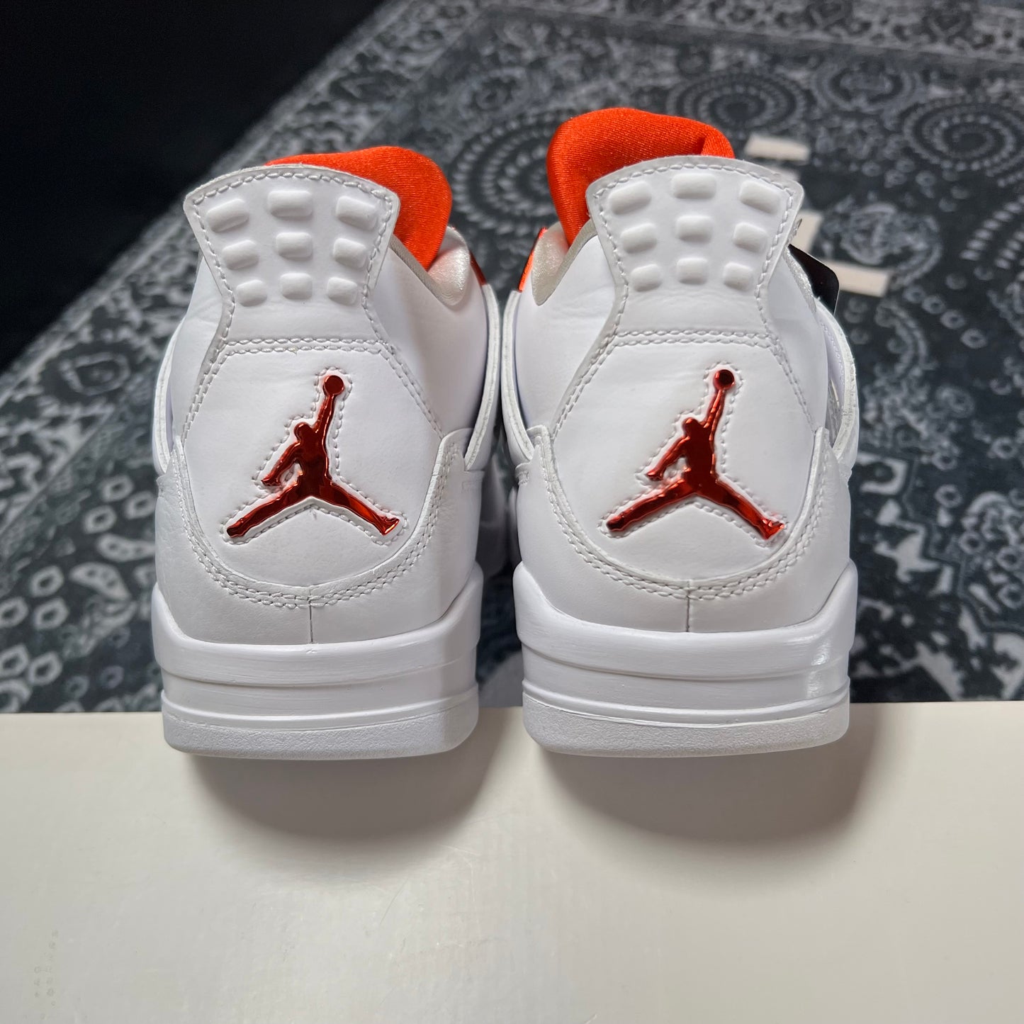 Jordan 4 Metallic Orange – EU 41