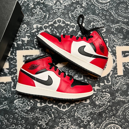 Jordan 1 Mid Chicago Black Toe - EU 36.5