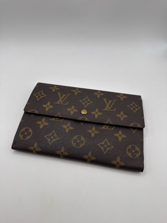 Louis Vuitton Porte-Trésor International Wallet Monogram Canvas CA0957