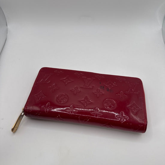 Louis Vuitton Zip Around Long Wallet Vernis Red M60017
