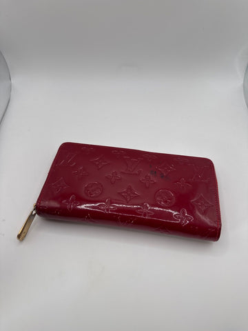 Louis Vuitton Zip Around Long Wallet Vernis Red M60017