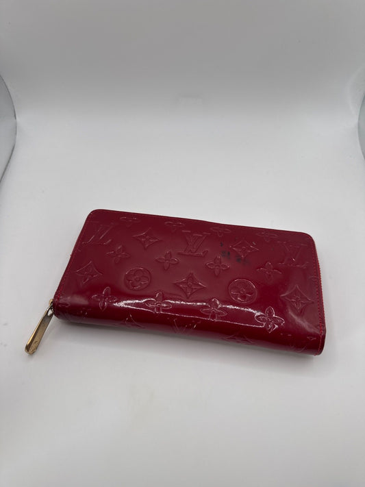 Louis Vuitton Zip Around Long Wallet Vernis Red M60017