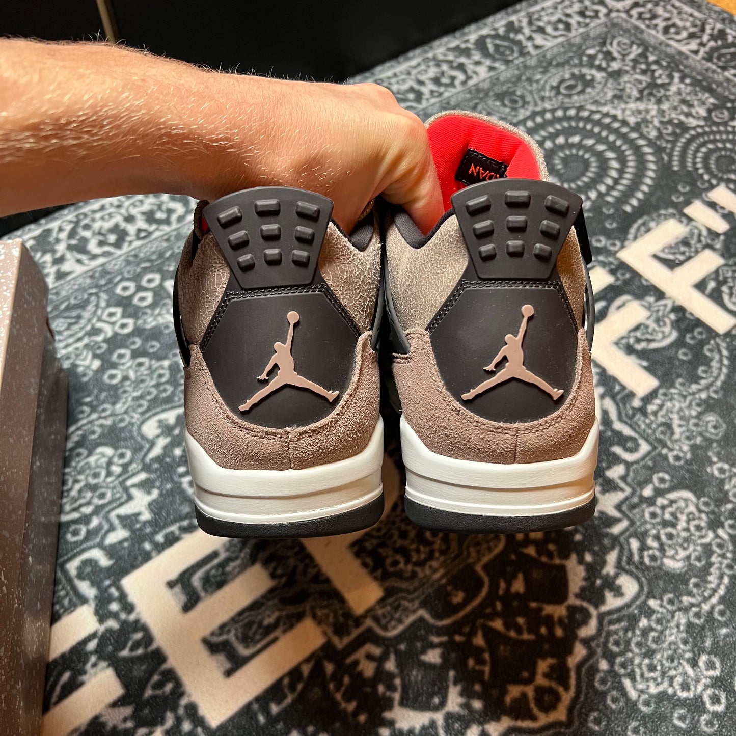 Jordan 4 Taupe Haze - EU 44