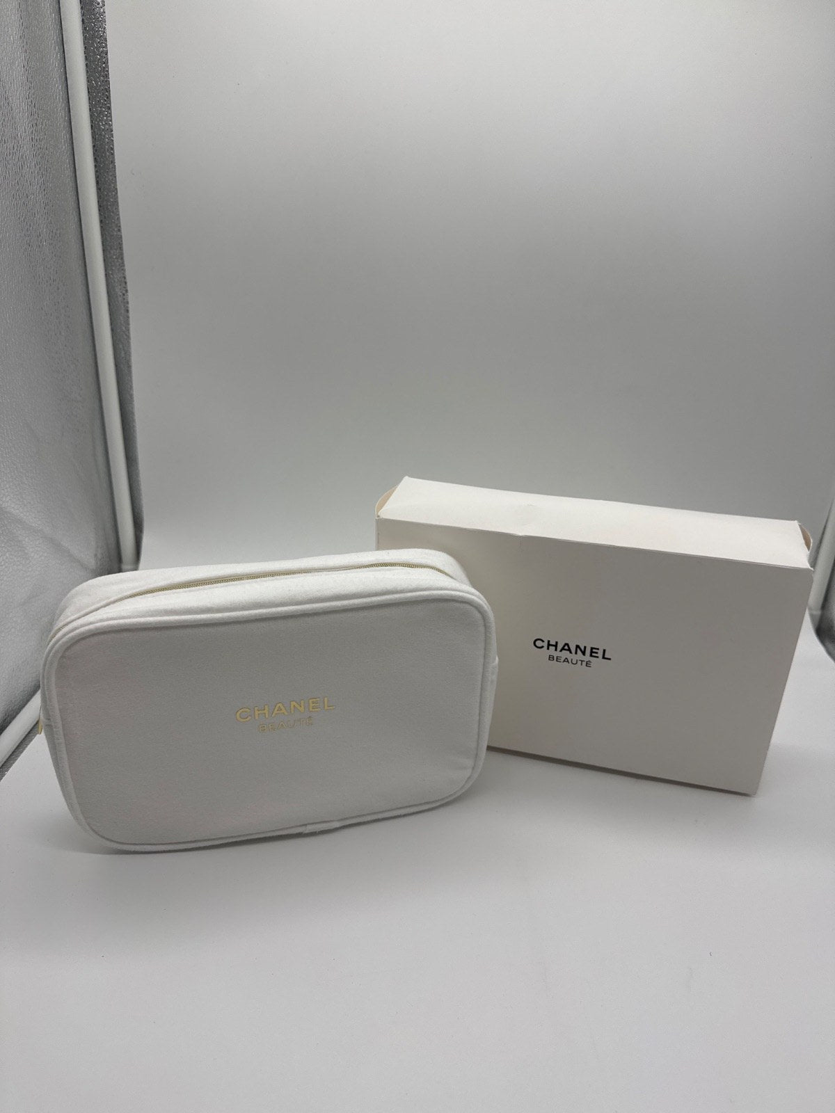 Chanel Beauté Pouch White