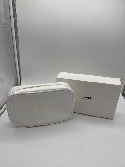 Chanel Beauté Pouch White