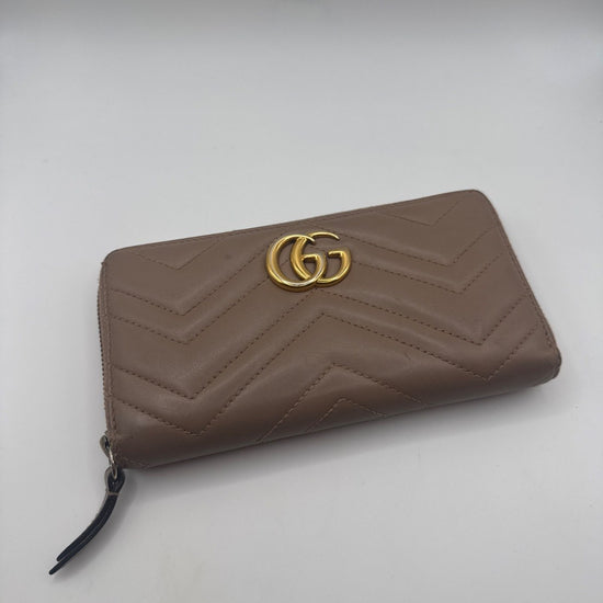Gucci GG Marmont Matelassé Leather Zip Around Wallet Beige