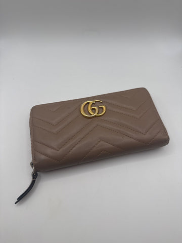 Gucci GG Marmont Matelassé Leather Zip Around Wallet Beige
