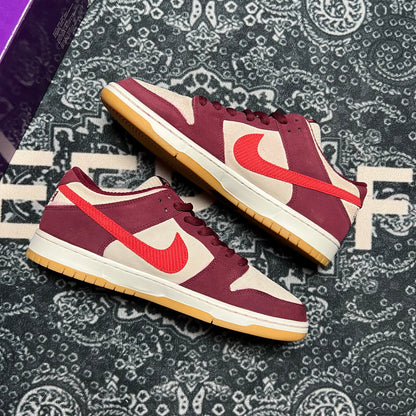 Nike SB Dunk low Skate Like A Girl - EU 46