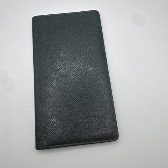 Louis Vuitton Portefeuille Long Wallet Taiga Dark Green MI1914