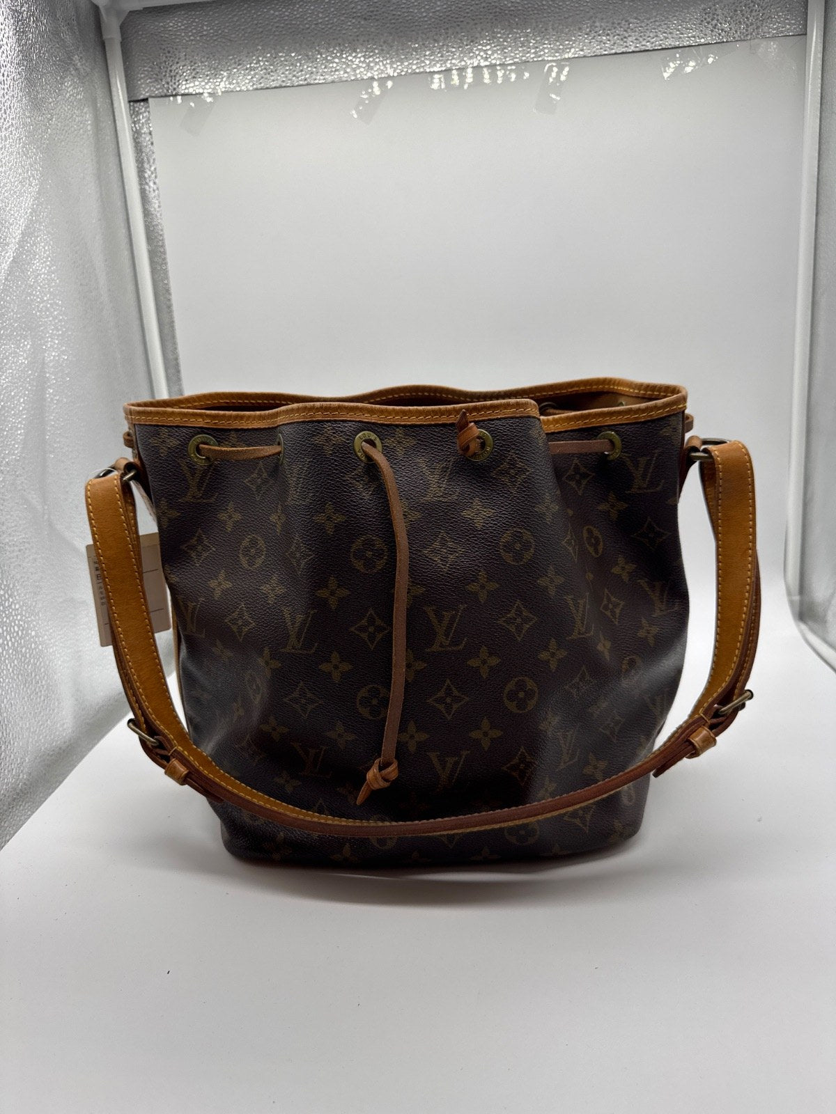 Louis Vuitton Petit Noé Monogram Canvas AR0950