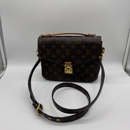 Louis Vuitton Pochette Métis Monogram Canvas DU2176