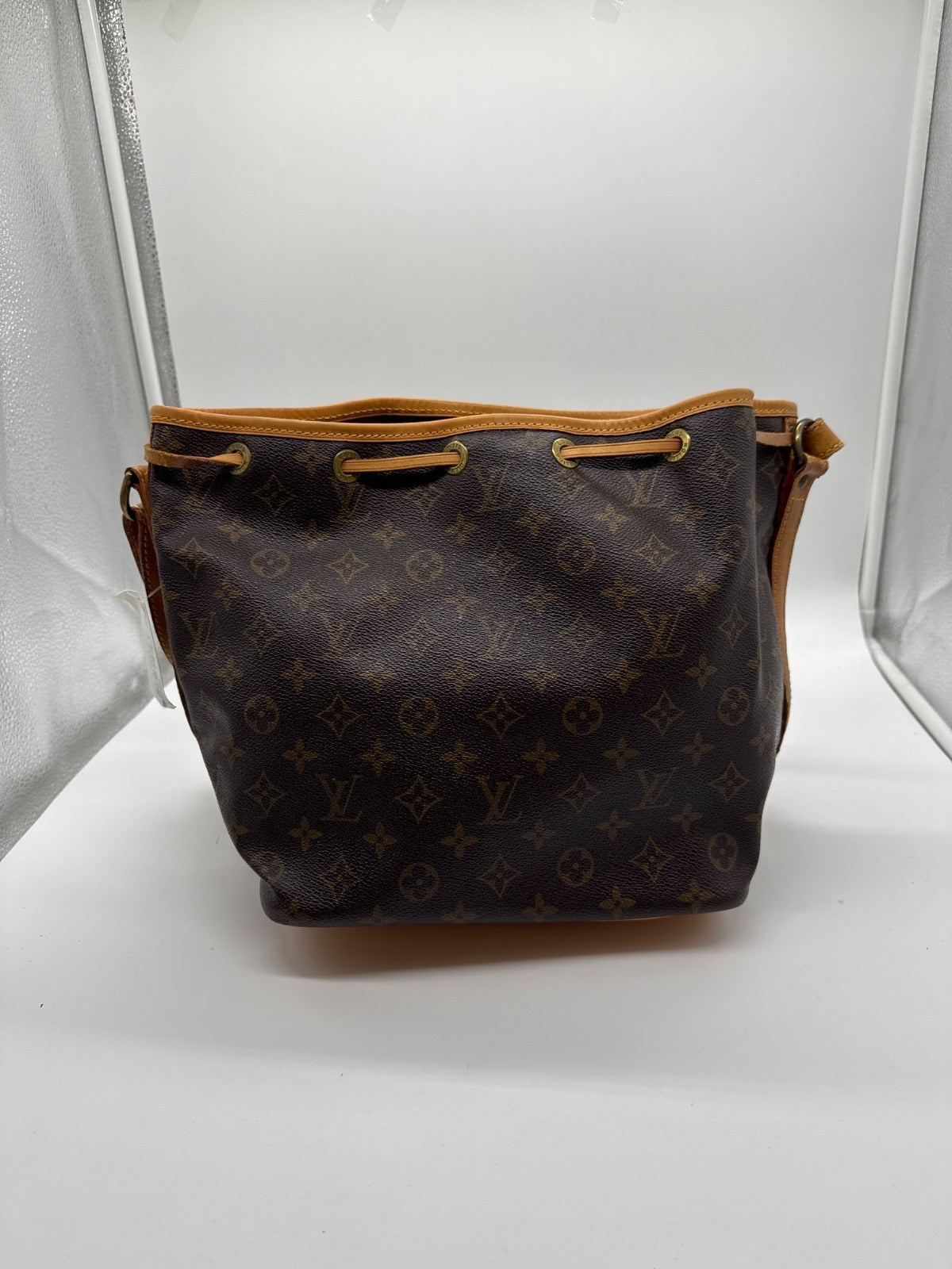 Louis Vuitton Petit Noé Monogram Canvas AR0940