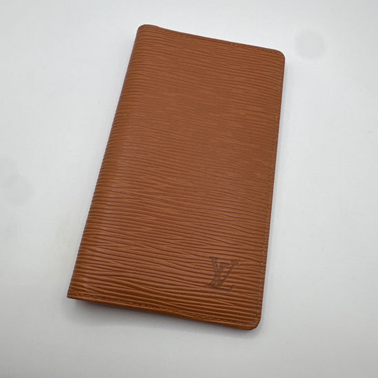 Long Wallet Epi Light Brown CA0997