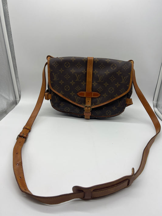 Louis Vuitton Saumur 30 Monogram Canvas 881 VI