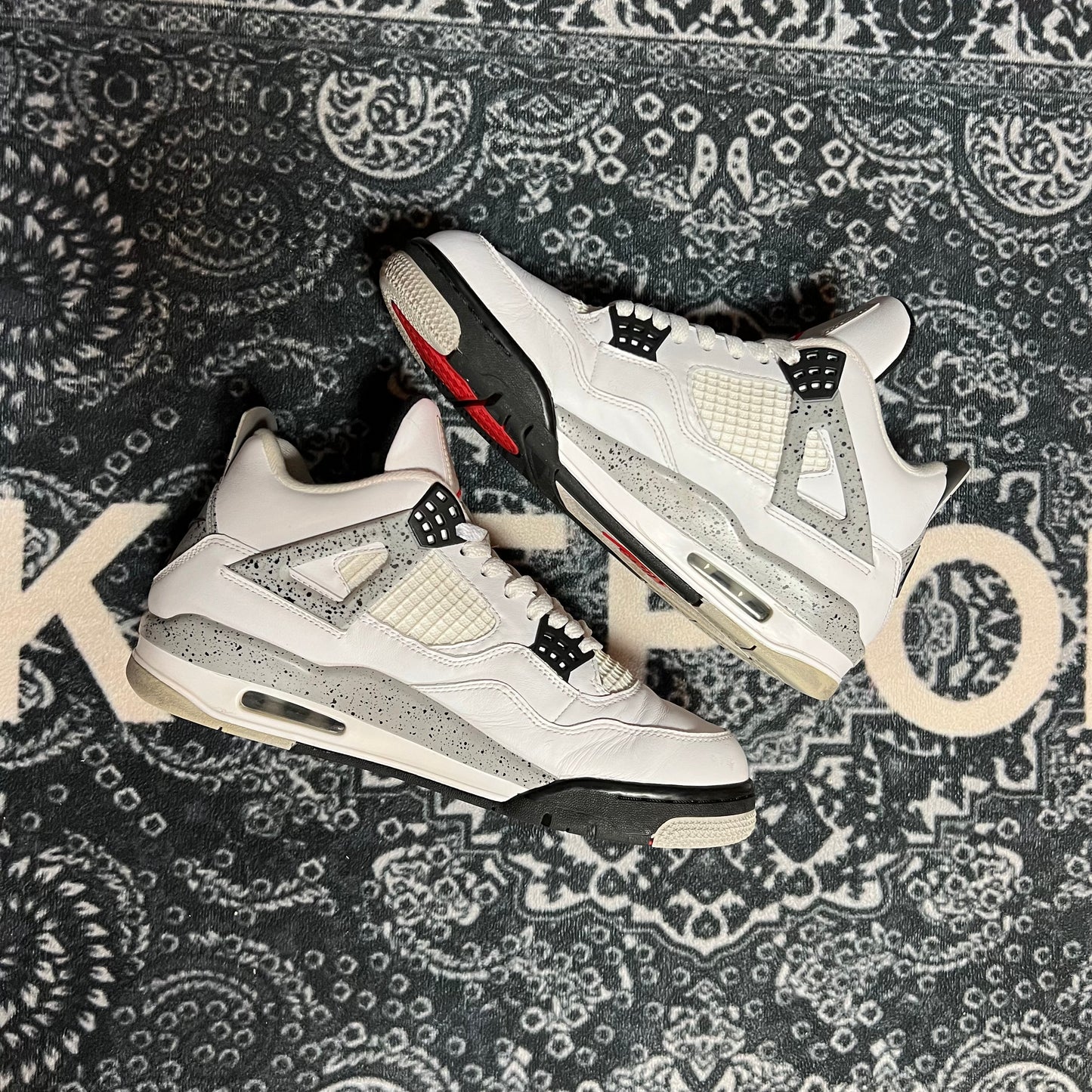 Jordan 4 White Cement - EU 42.5