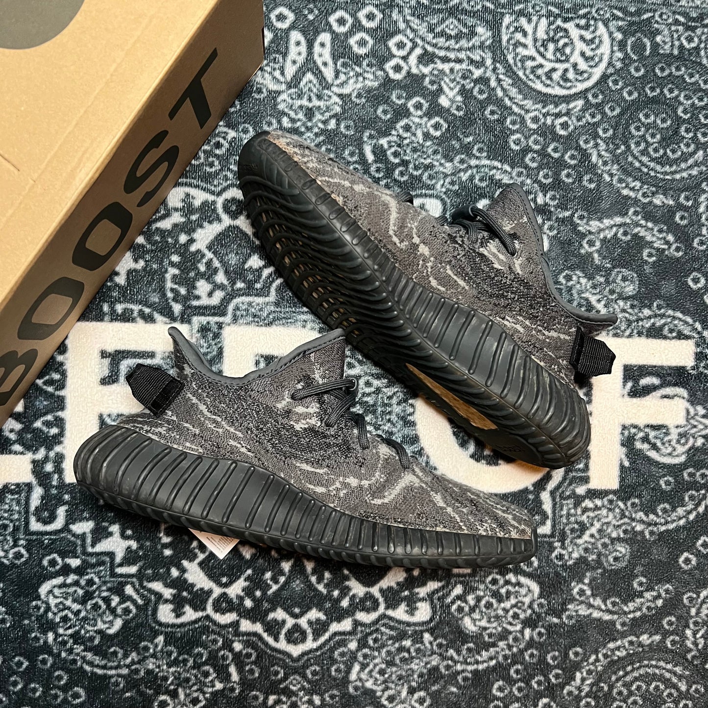 Yeezy 350 Dark Salt - EU 39