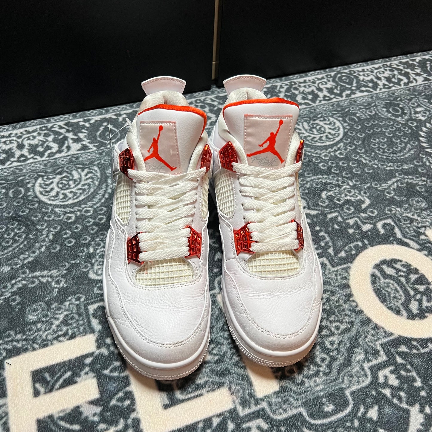 Jordan 4 Metallic Orange - EU 41