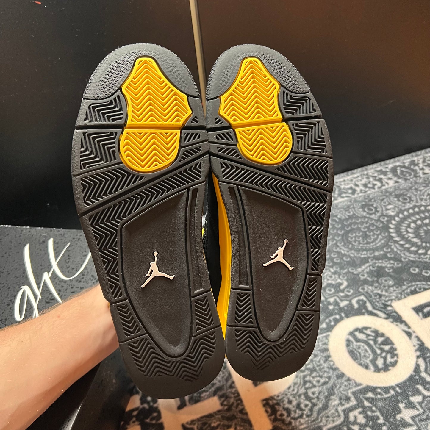 Jordan 4 Yellow Thunder - EU 43