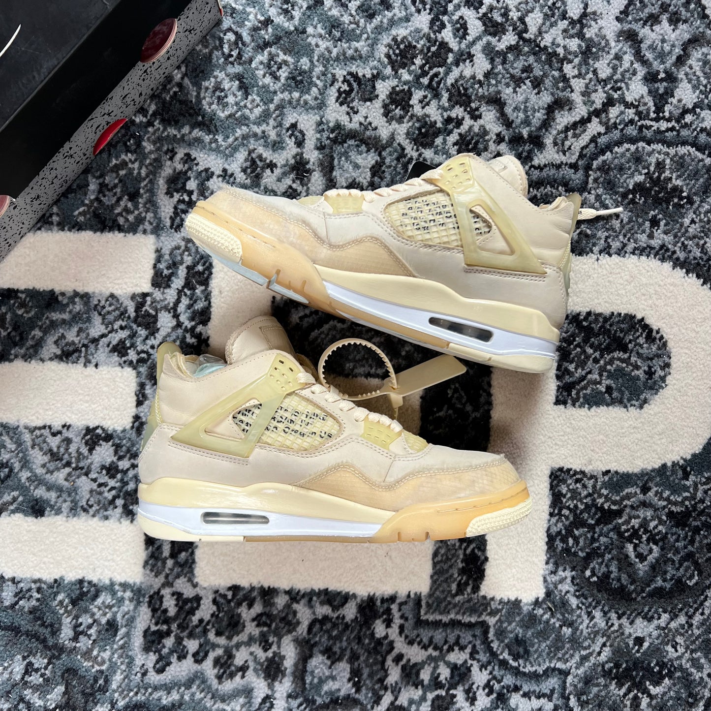 Jordan 4 Offwhite (38.5)