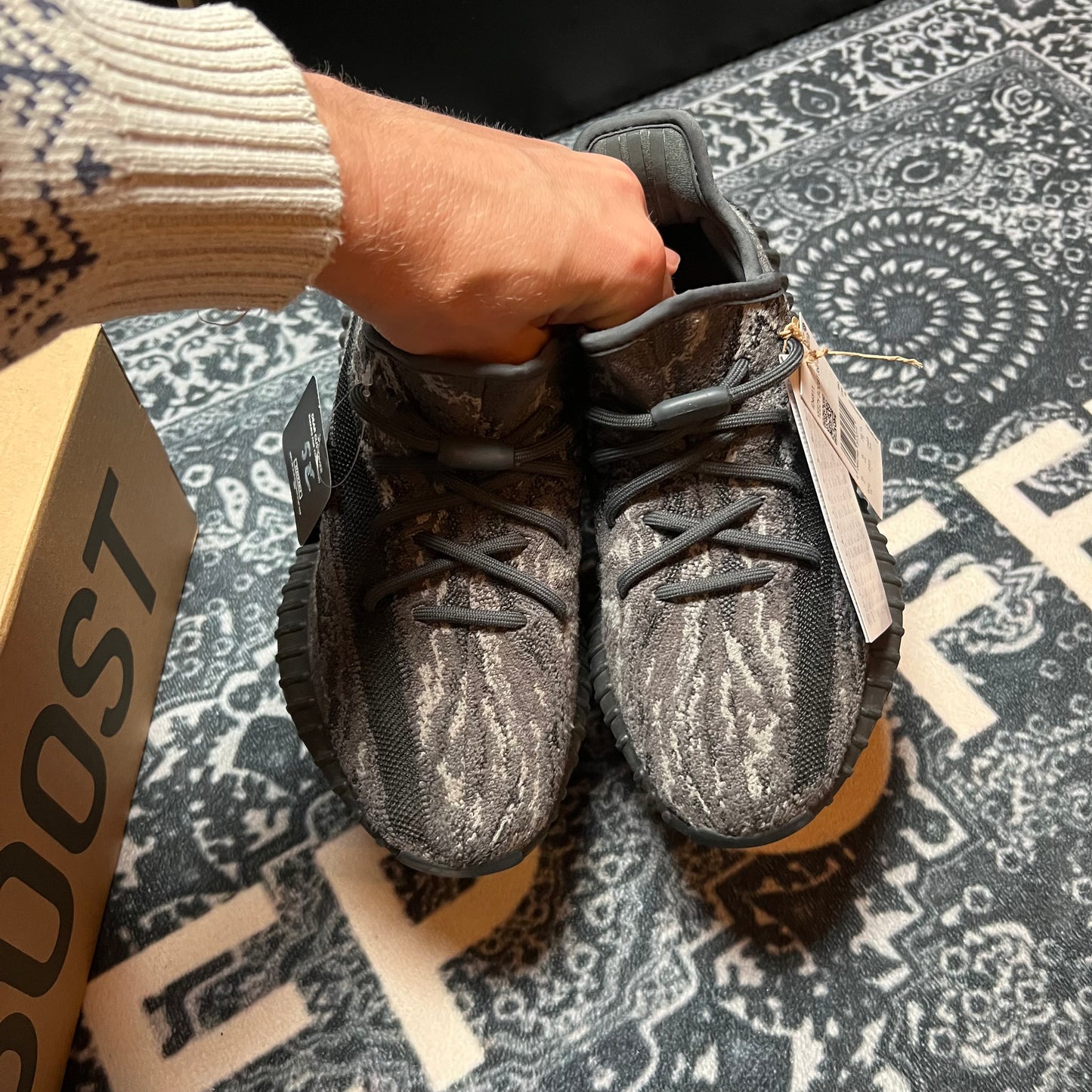 Yeezy 350 Dark Salt - EU 39