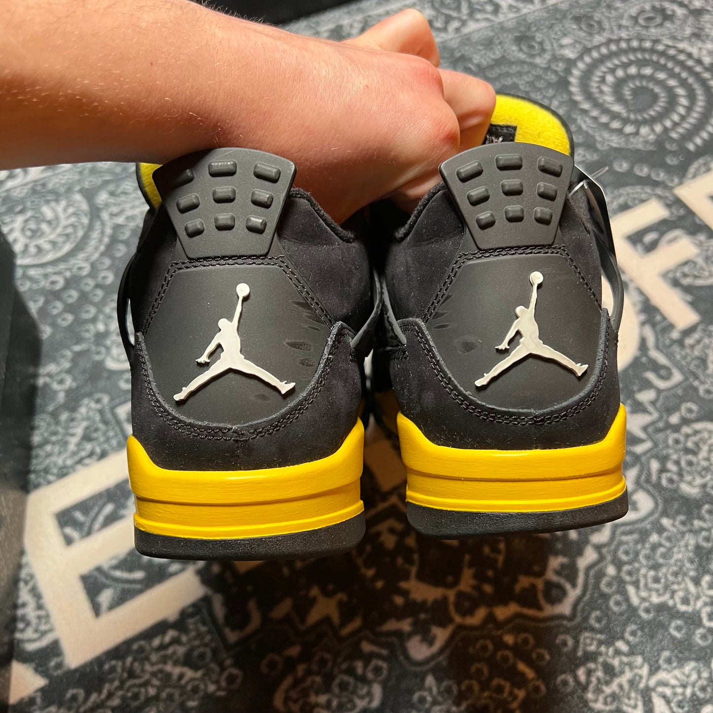 Jordan 4 Yellow Thunder - EU 42