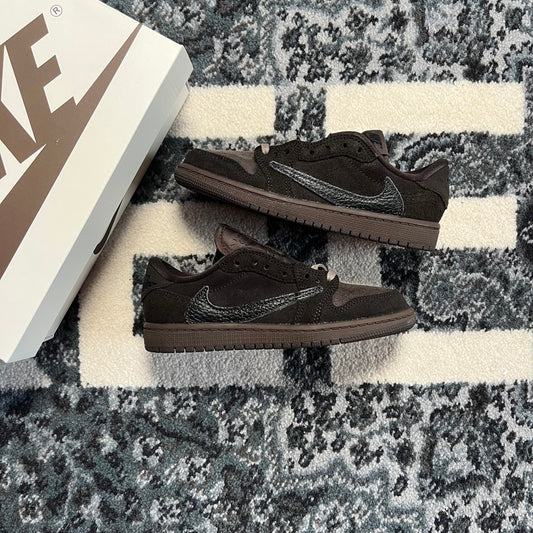 Jordan 1 low Travis Scott Velvet Brown (31)
