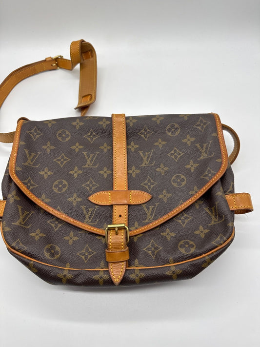 Louis Vuitton Saumur 30 Monogram Canvas AR0953