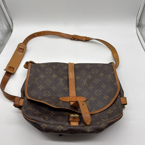 Louis Vuitton Saumur 30 Monogram Canvas 881 VI