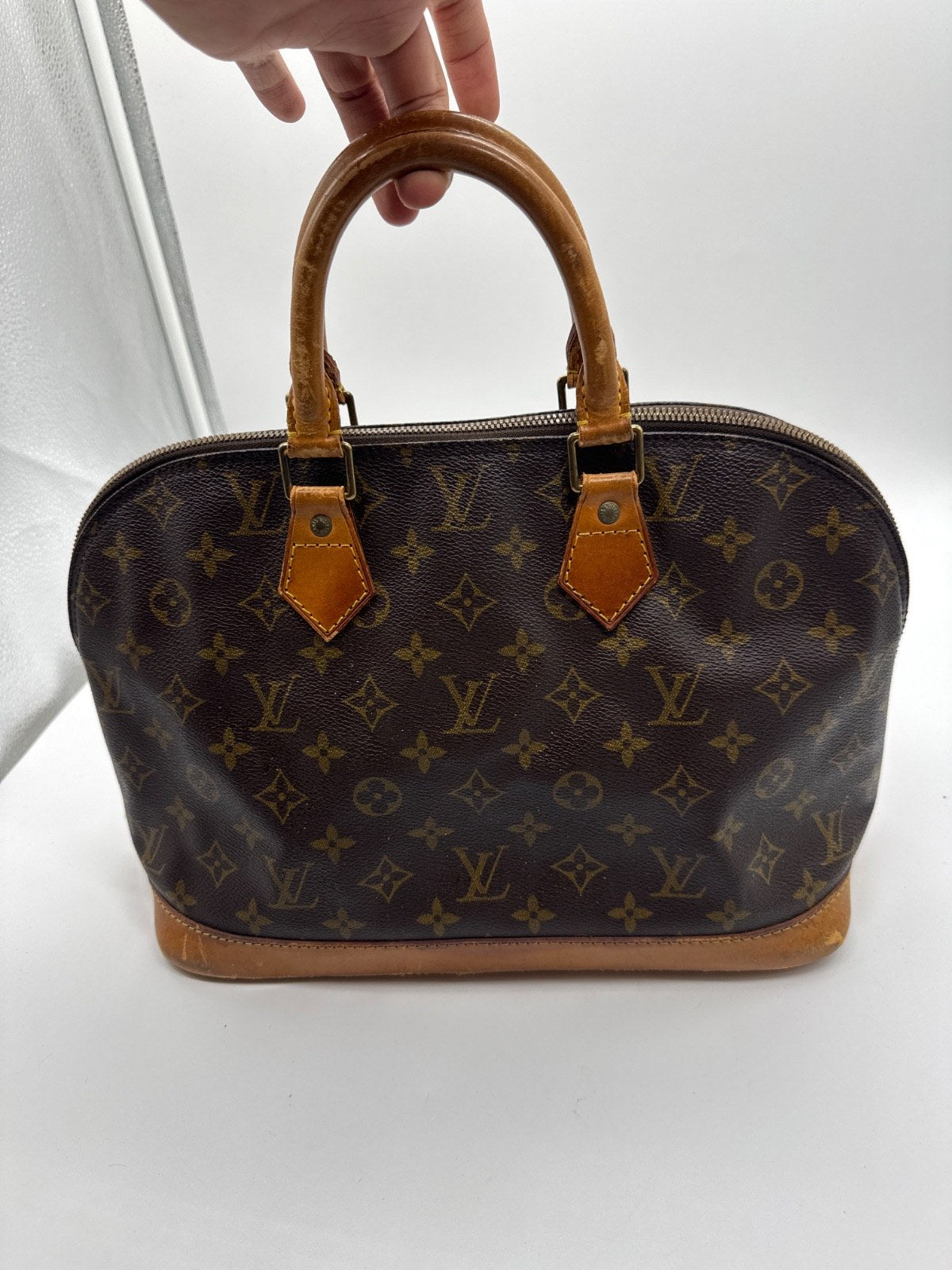 Louis Vuitton Alma Monogram Canvas VI1903