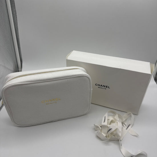 Chanel Beauté Pouch White