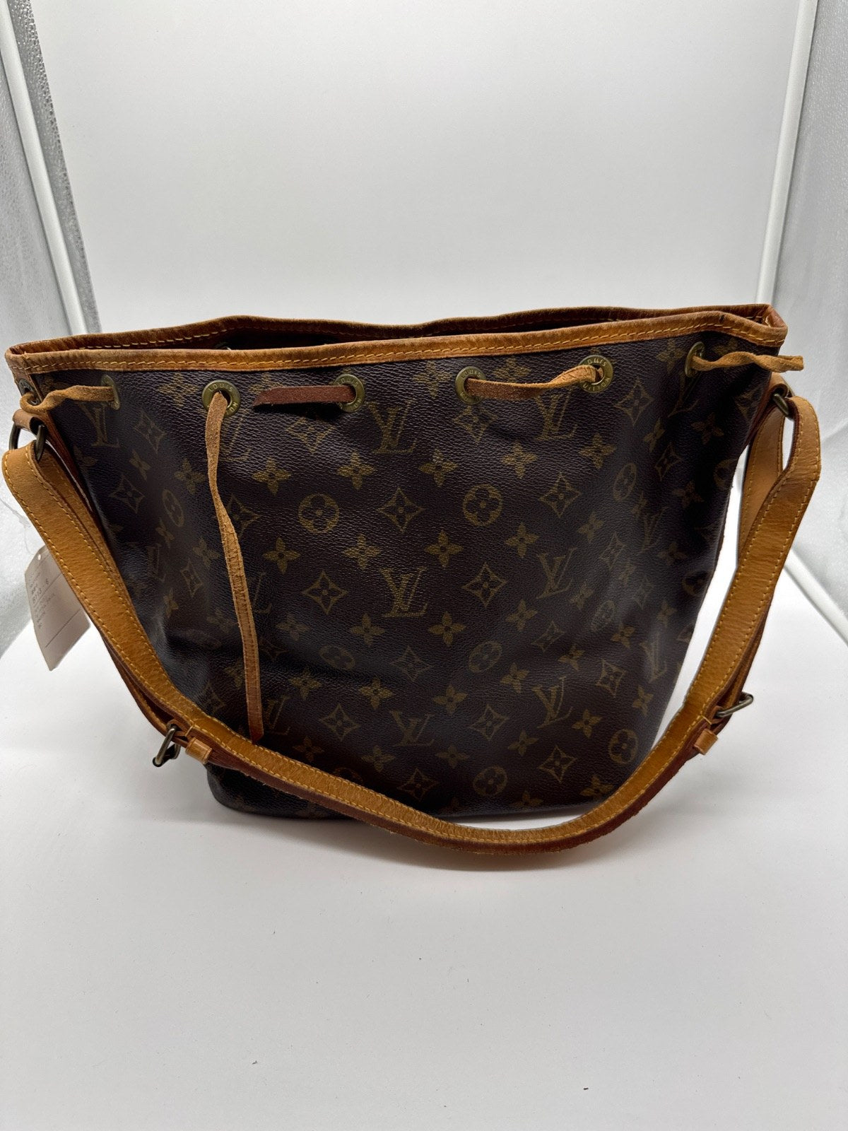 Louis Vuitton Petit Noé Monogram Canvas AR9002