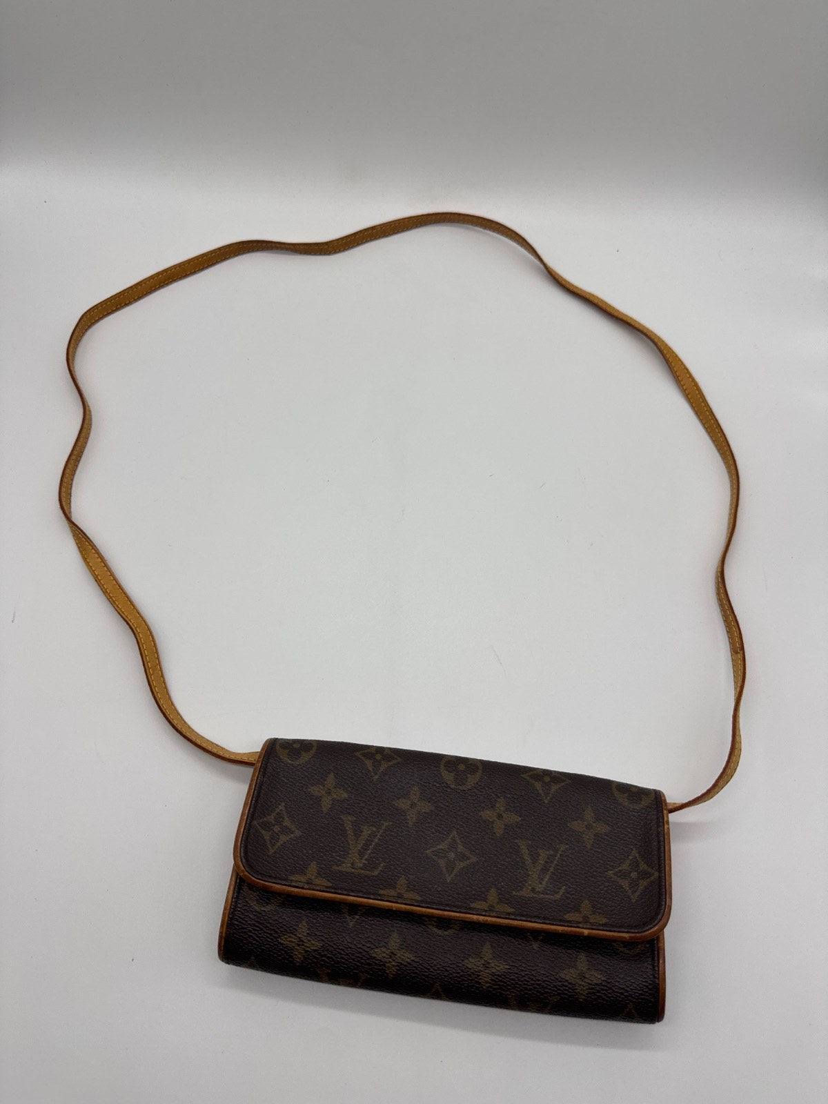 Louis Vuitton Twin PM GA0090