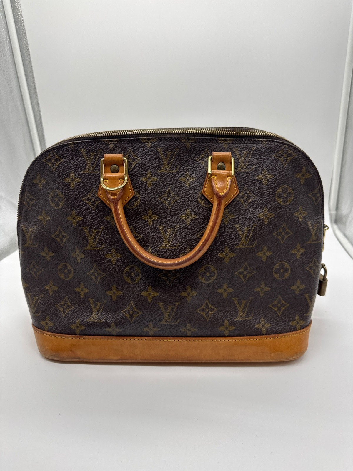 Louis Vuitton Alma Monogram Canvas BA0916