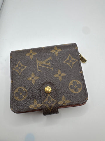Louis Vuitton Compact Zip Wallet CA1917