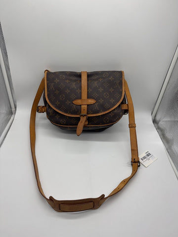 Louis Vuitton Monogram Saumur AR0930